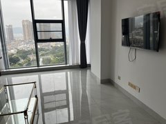 弥勒九号路庆来公园市中心,楼下即是公园,购物中心,大型商超和购物中心。出租房源真实图片