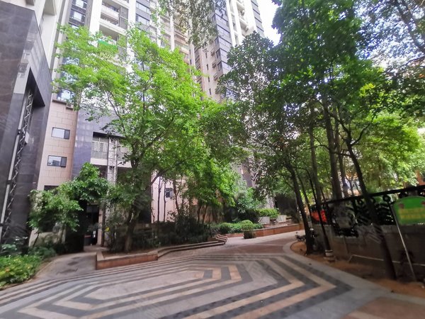 广州海珠工业大道南滨江瑞城滨江瑞城小区 双地铁口 精装三房 全新