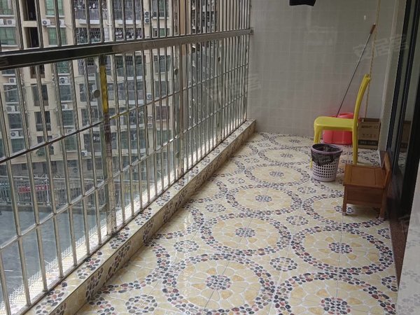 深圳布吉南岭黄金豪庭(龙岗)黄金豪庭精装修三房两厅拎包入住房子保养