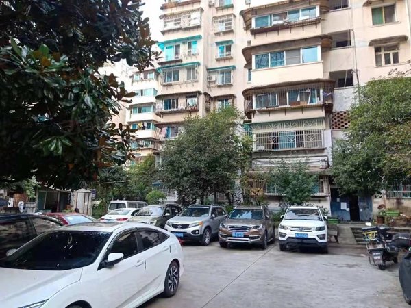 贵阳云岩大营坡沙河花园(三期)出租中大国际益田旁沙河花园四室精装