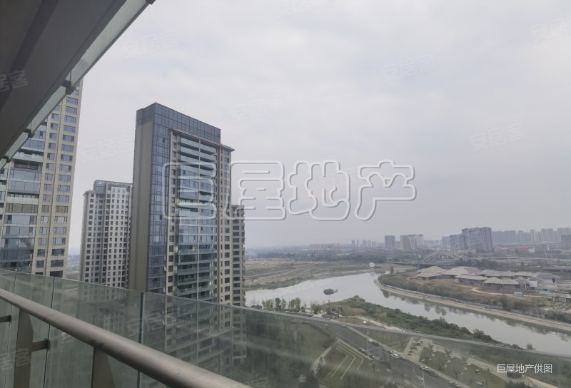 复地金融岛 停车方便 带电梯 中间好楼层 交通便利 配套成熟