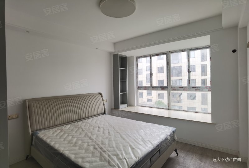 yd扬州天下三期电梯洋房精装修大三房有钥匙随时看有车位急售