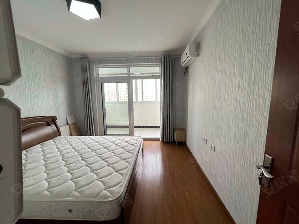 上海浦东周浦繁荣馨苑近18号线繁荣路 次新小区 电梯中层 可办居住证