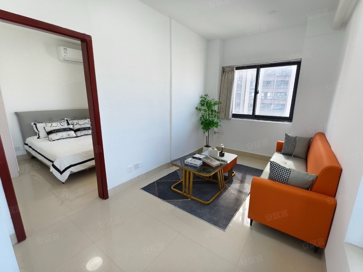 雨花区政府地铁口 一室一厅 民水电 带阳台 月付