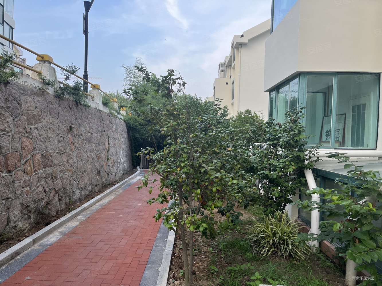 阳光山庄6室2厅3卫127㎡南北490万