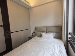 厦门湖里湖边水库片区中骏天荟 电梯房 4室2厅2卫 朝南采光好 地铁口 宝龙一城出租房源真实图片