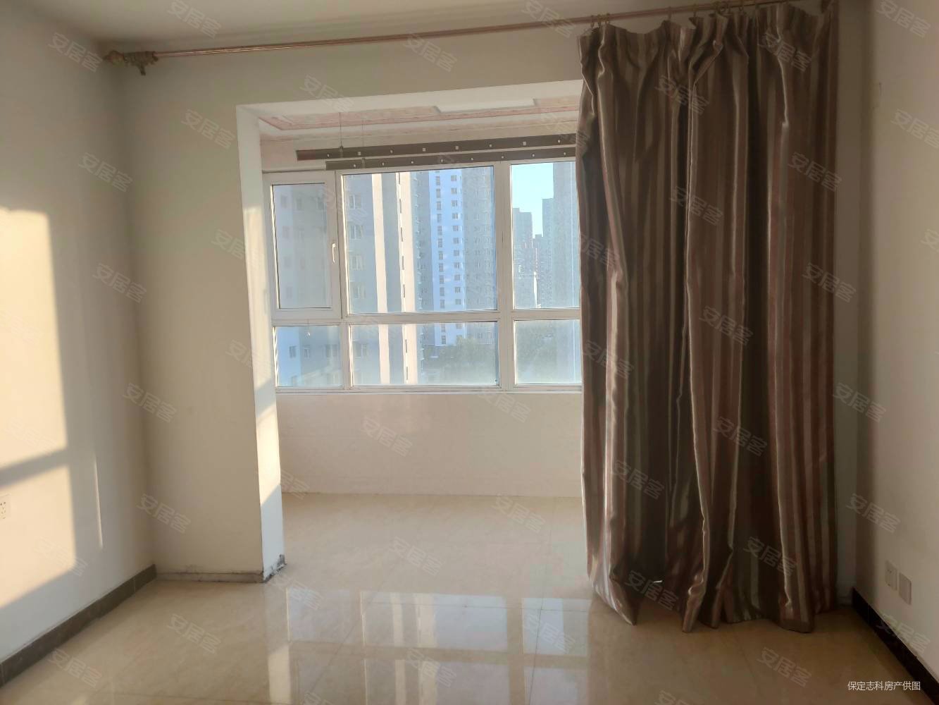 恬静园3室2厅2卫135㎡南北120万