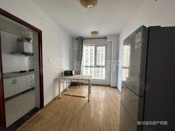 北京旁大公馆三居南北通透简装中间楼层