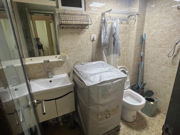 贵阳南明油榨街贵阳钢厂西区宿舍出租 油榨街福楼旺邸后面 成黔小区 步梯5楼 温馨两房出租房源真实图片