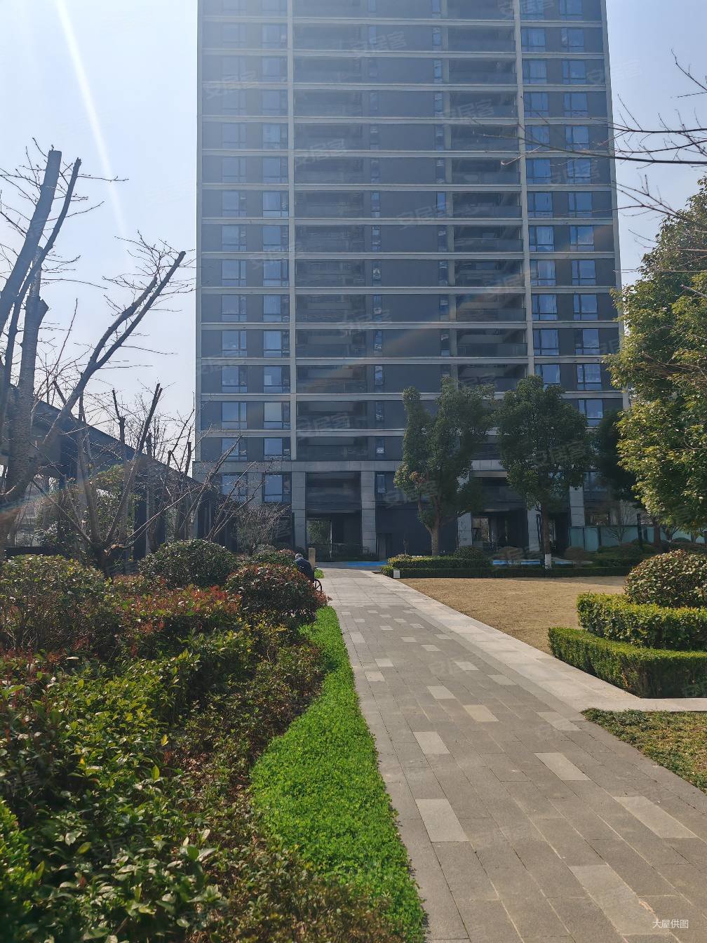 绿城桃源小镇品霞苑(公寓住宅)4室2厅2卫124.37㎡南245万