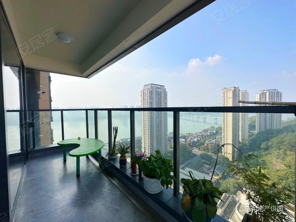 万科紫台江景大平层270度l形观景大阳台