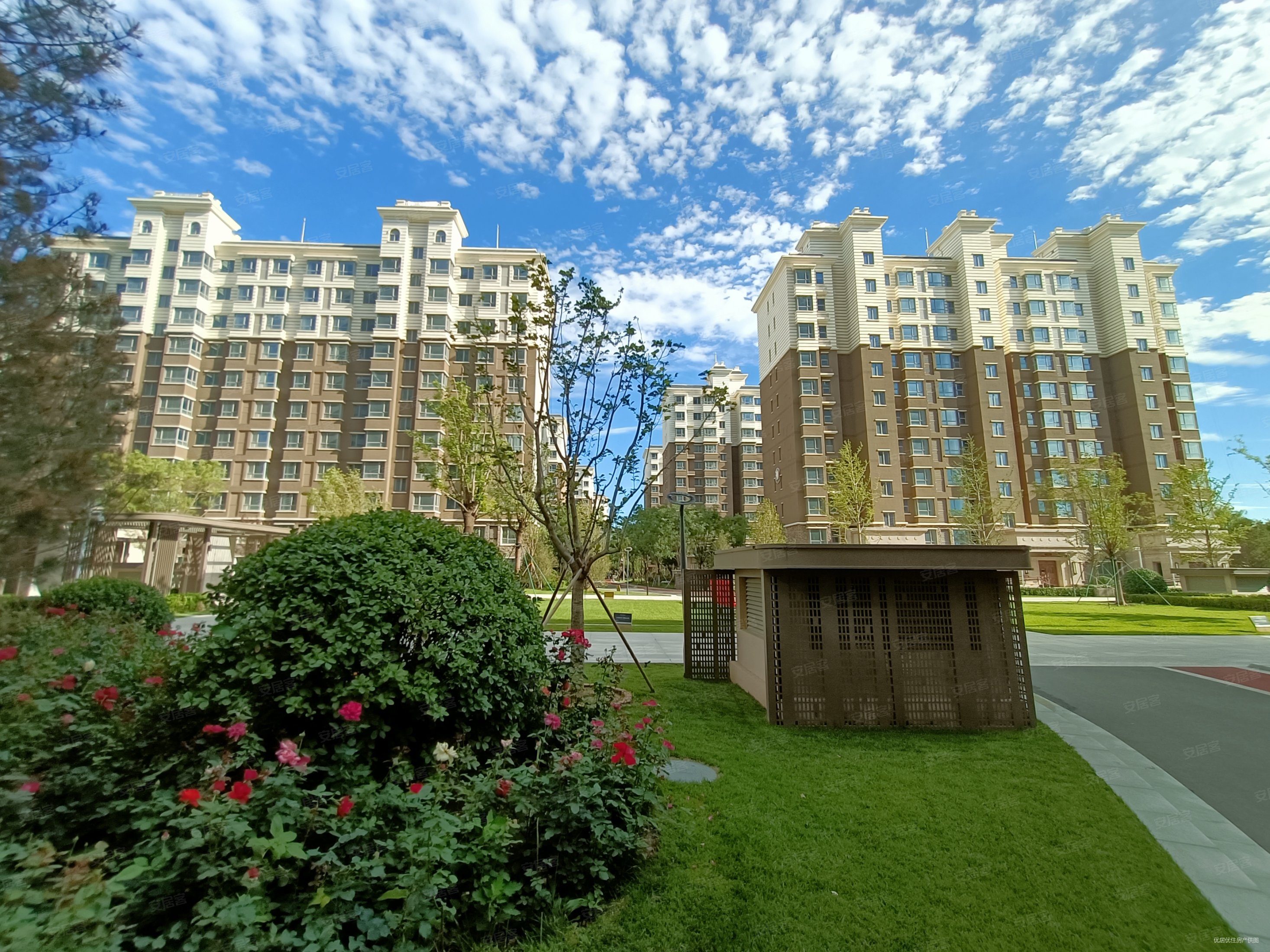 紧邻北京送精装修 东燕郊品质小区紧邻地铁花园洋房 夏威夷蓝湾