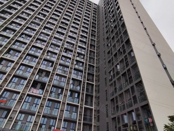 广州黄埔开发东区万荟珑寓有阳台有储物间 万荟珑寓 精装1室32平 拎包