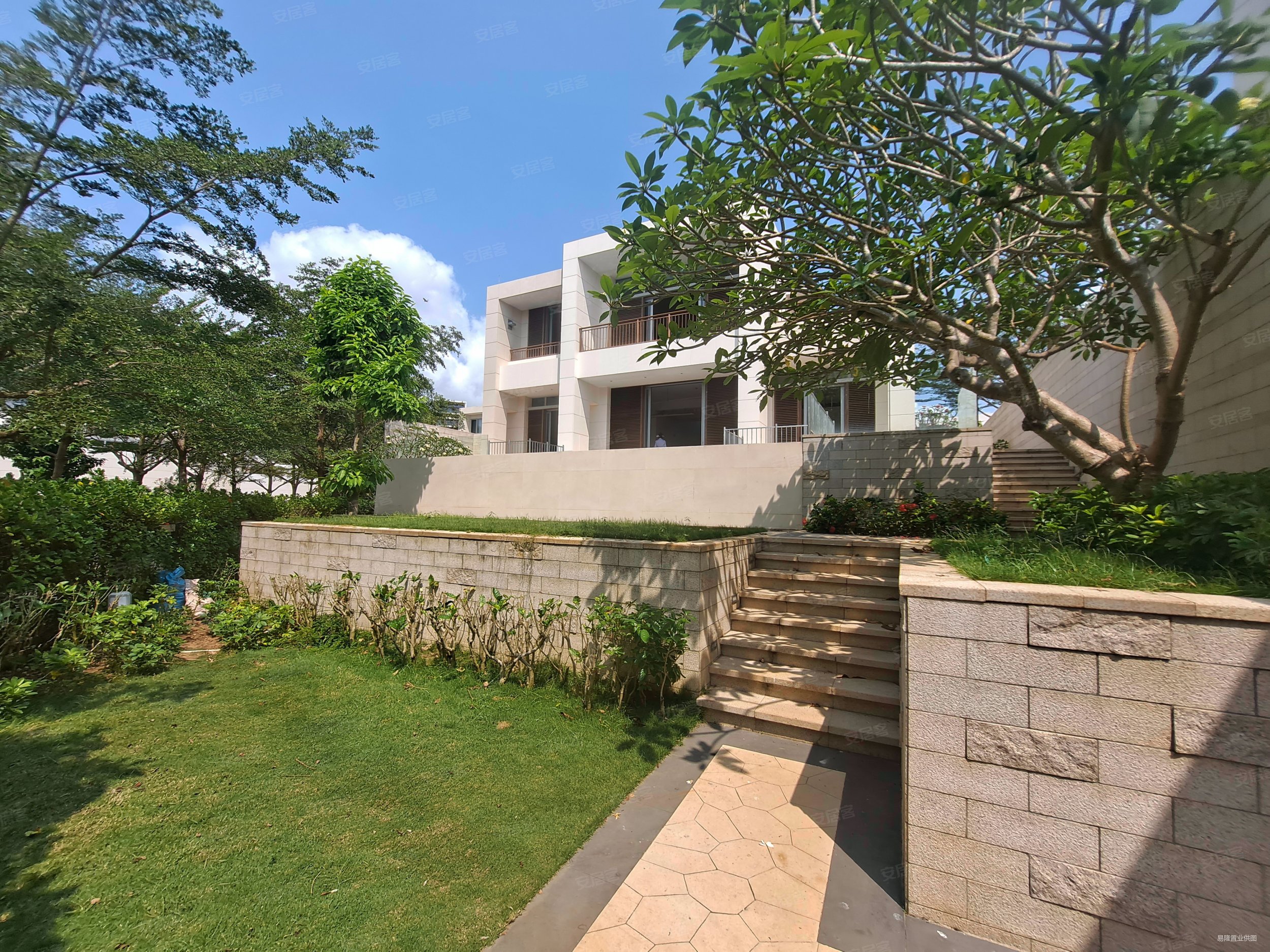 急售三亚海棠湾一线海景独栋别墅,占地2亩