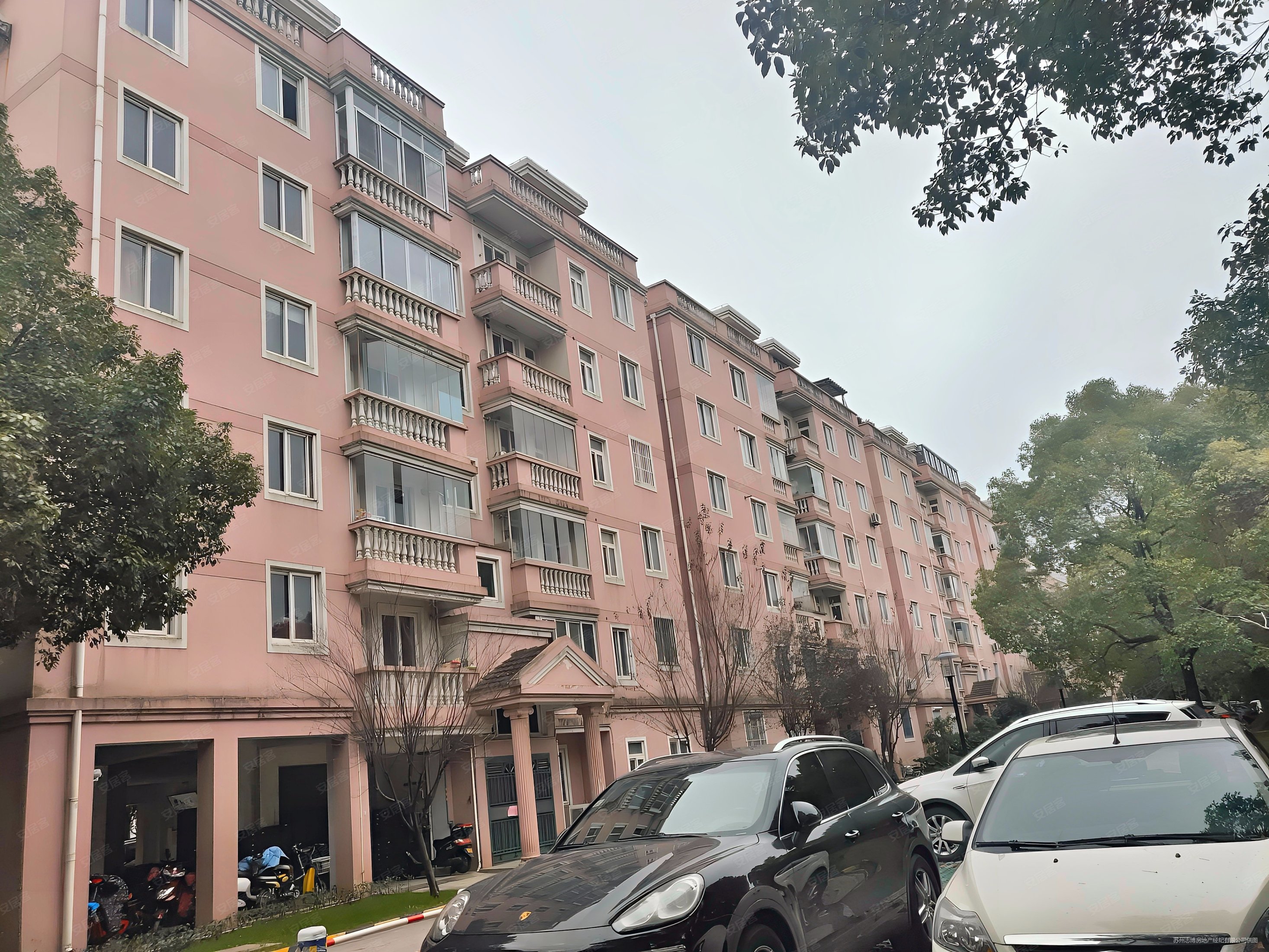 贵都花园一楼带花园套型小区中间位置格局好楼层好采光好