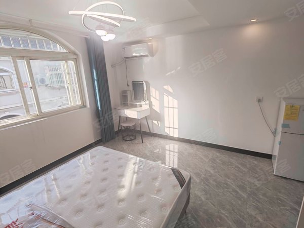 马陆地铁站 花圃小镇包装城精装朝南大房间独厨独卫一室户