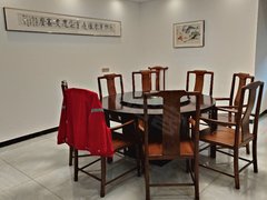 锦苑小区3室2厅2卫出租 中间楼层 带家具 停车方便随时看房