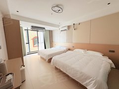 厦门海沧海沧生活区石塘刘山社区 电梯房无中介押一付一民水电可停车可短租价格面谈出租房源真实图片