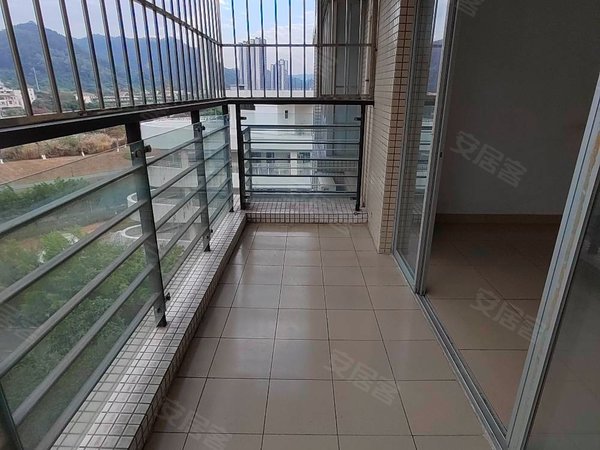 广州黄埔科学城天鹿花园天鹿花园 130平3房厅2卫 房新干净出租房源