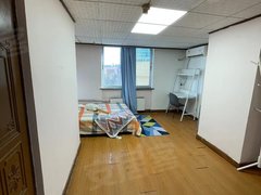 青岛市南五四广场独卫 近万象城 五四广场 香港中路 无中介 月付 看房滴滴！出租房源真实图片