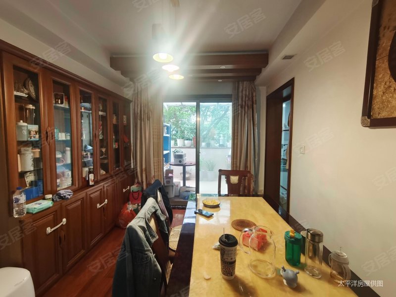 电梯三房,价格可谈,碧林湾(公寓住宅)二手房,910万,3室2厅,2卫,130.