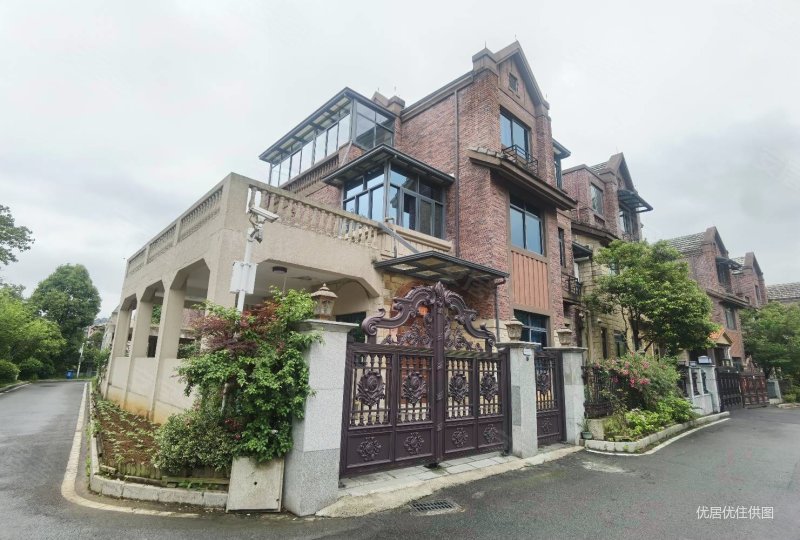 花溪碧桂园双拼大别墅豪华装修5房2厅4卫满两年