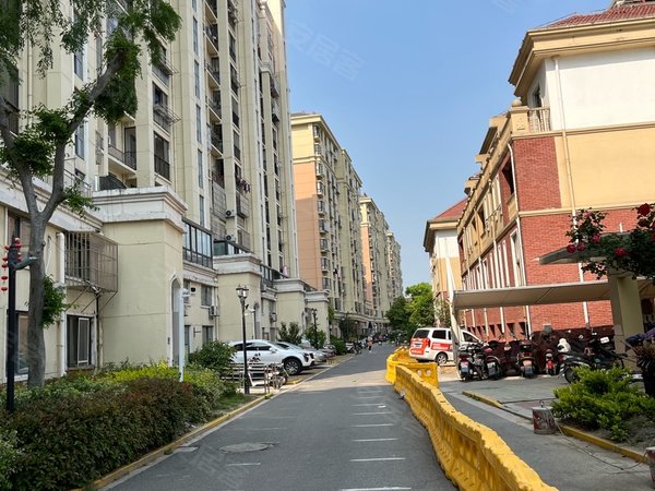苏州太仓双凤香缇雅苑出租香缇雅苑精装修4室2厅2800月家具家电齐全