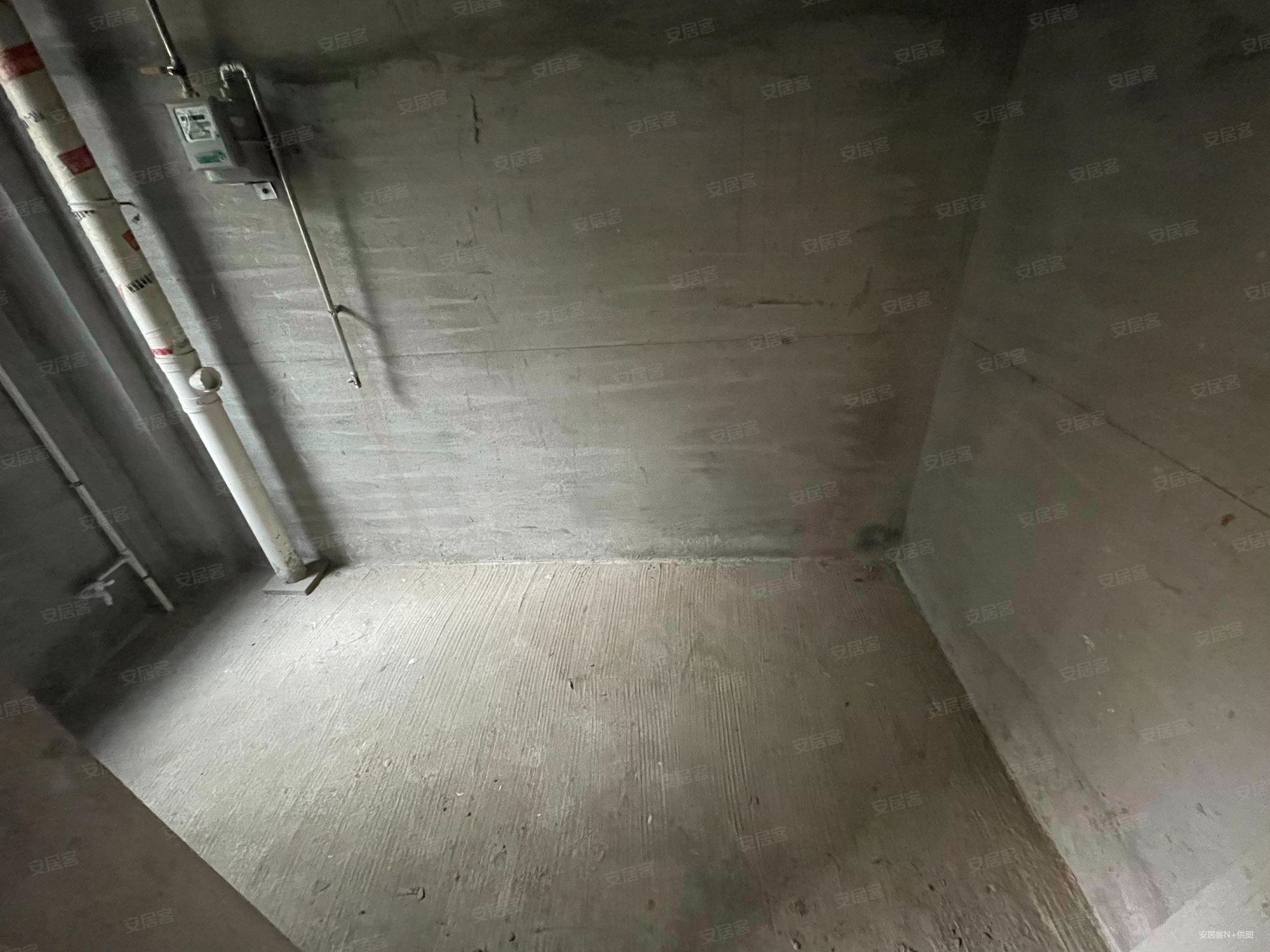 珑璟轩(别墅)4室2厅2卫100㎡南150万