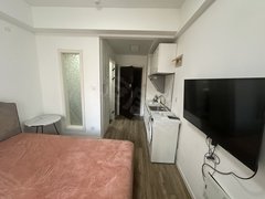 青岛市北中央商务区可长租 无zj拎包入住 商住两用 南北通透 家具齐全出租房源真实图片