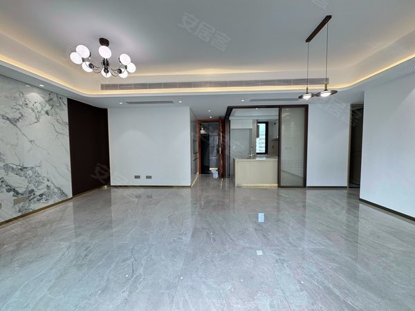 深圳龙华莱蒙水榭春天中城宴华府1梯1户中城宴华府新出4房2卫 125平可