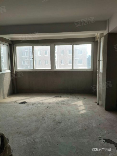 吉利花园纯毛坯大三房169万112平楼层好