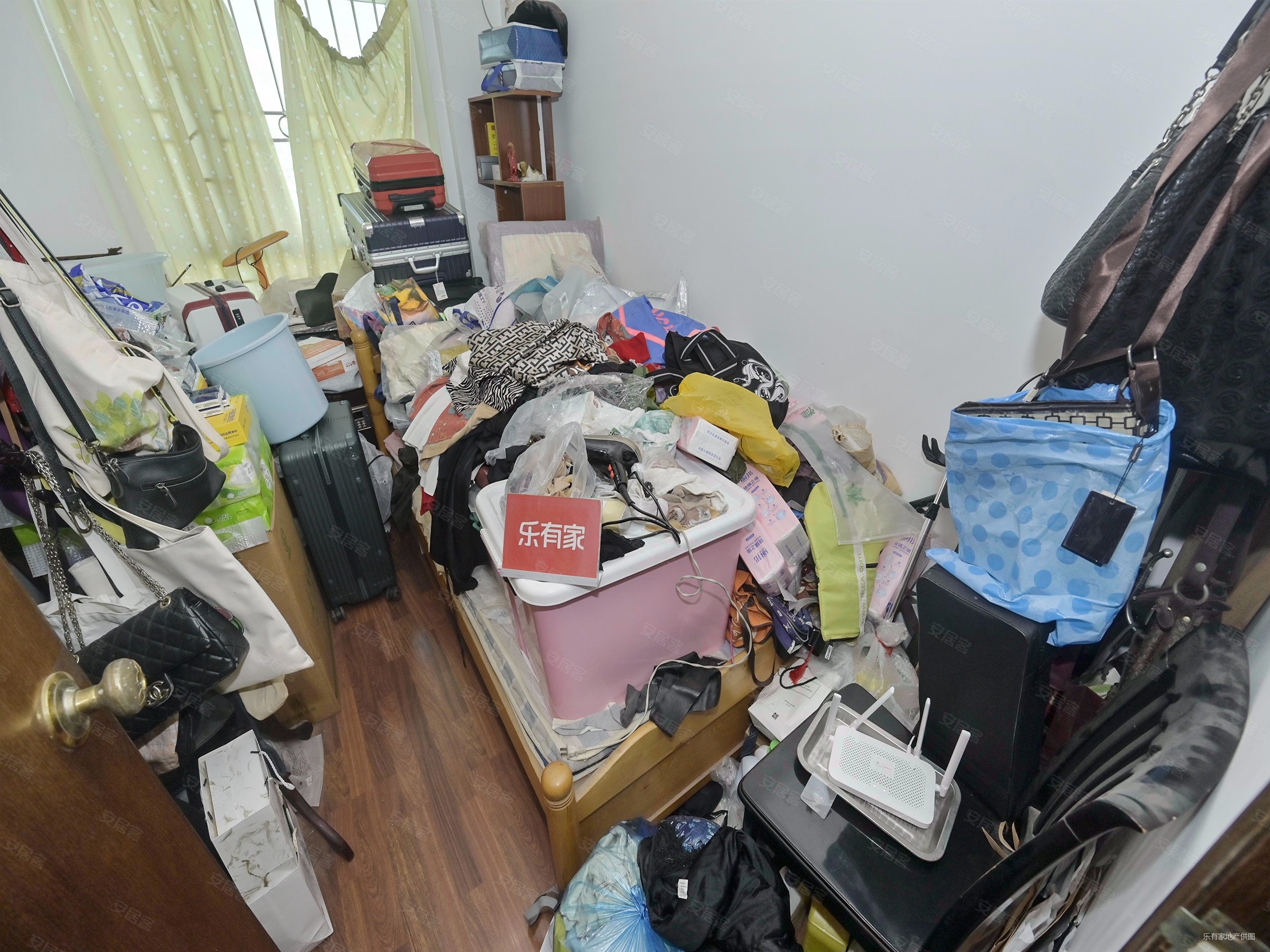 金叶茗苑3室2厅1卫95.96㎡西北402万