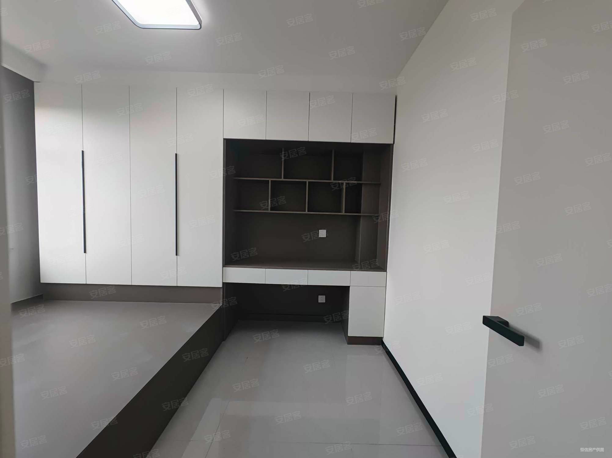 安信雍景湾3室2厅1卫107㎡南39.9万