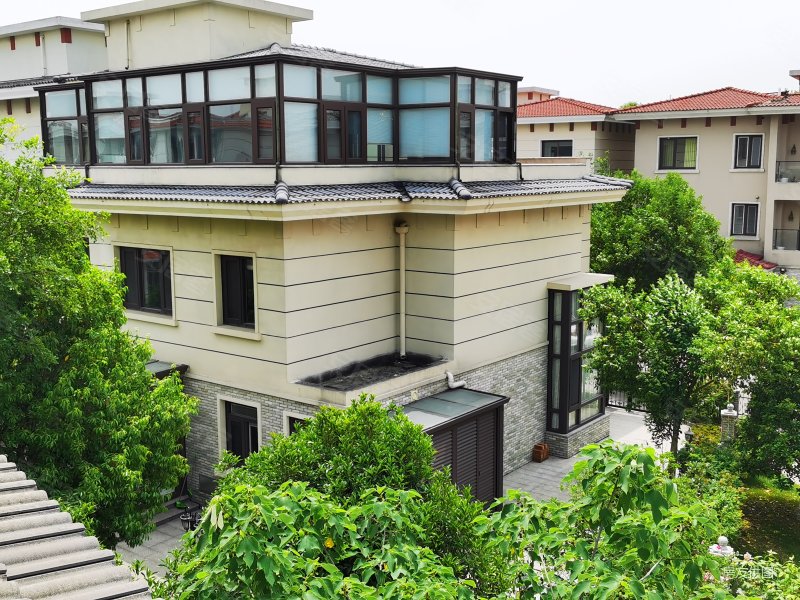 丰泽园双拼别墅南入户花园方正300平诚心出售