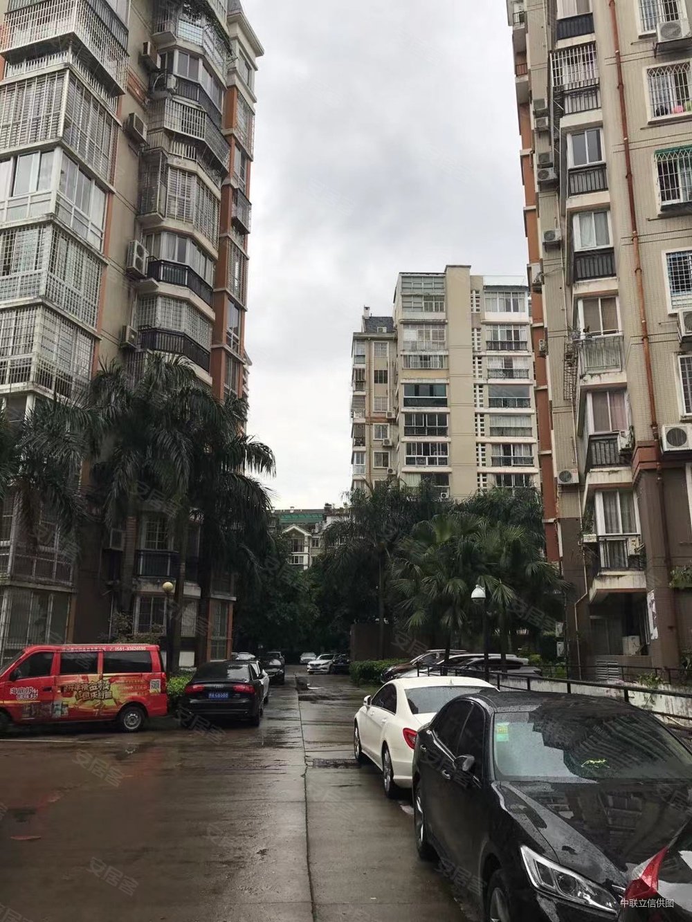 光明港地铁房实华蓝湾雅境大三房居家精装修可拎包即住