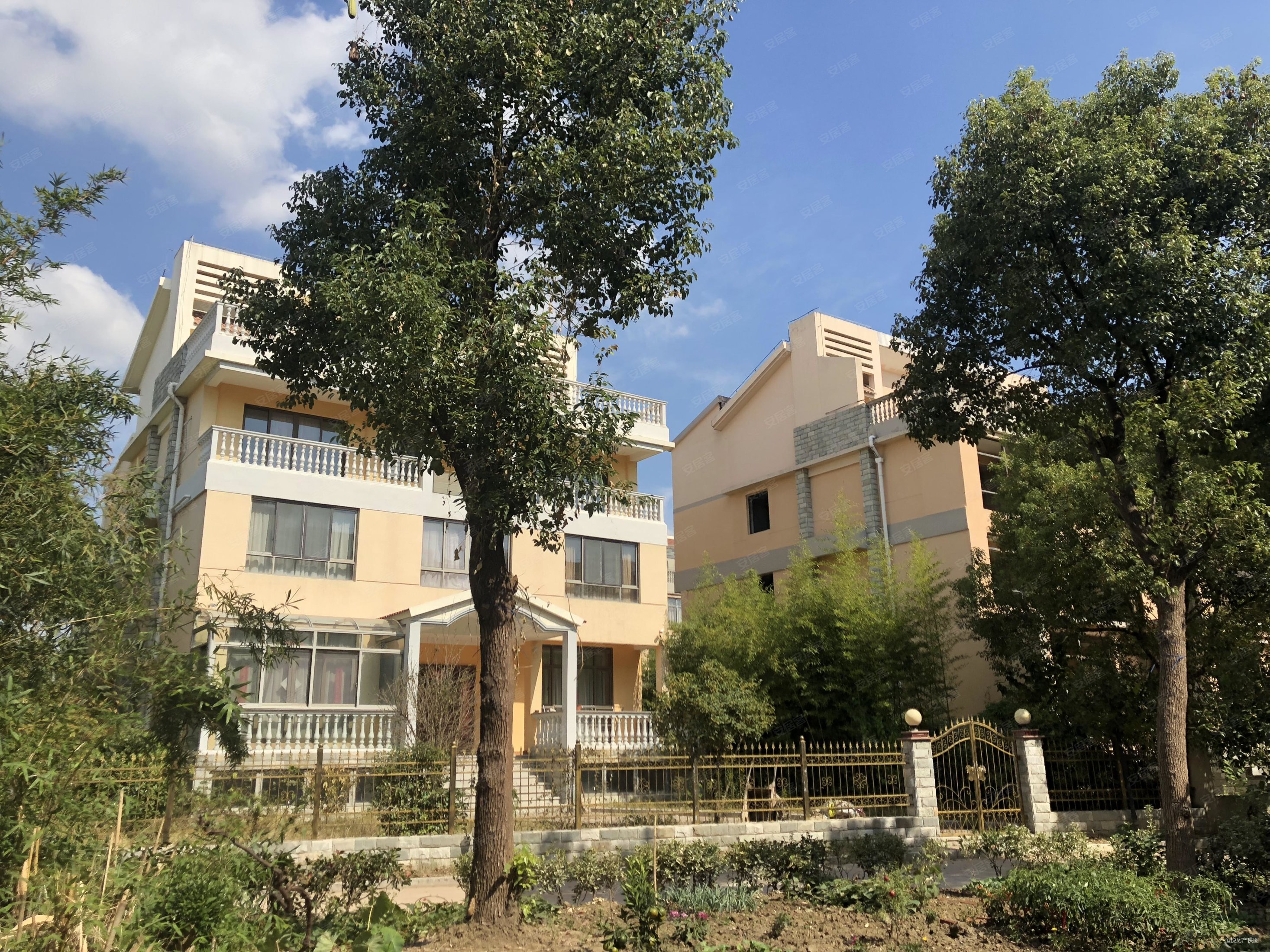 位置佳 房东诚心急售,鸿禧山庄二手房,320万,4室2厅,5卫,190平米-昆山