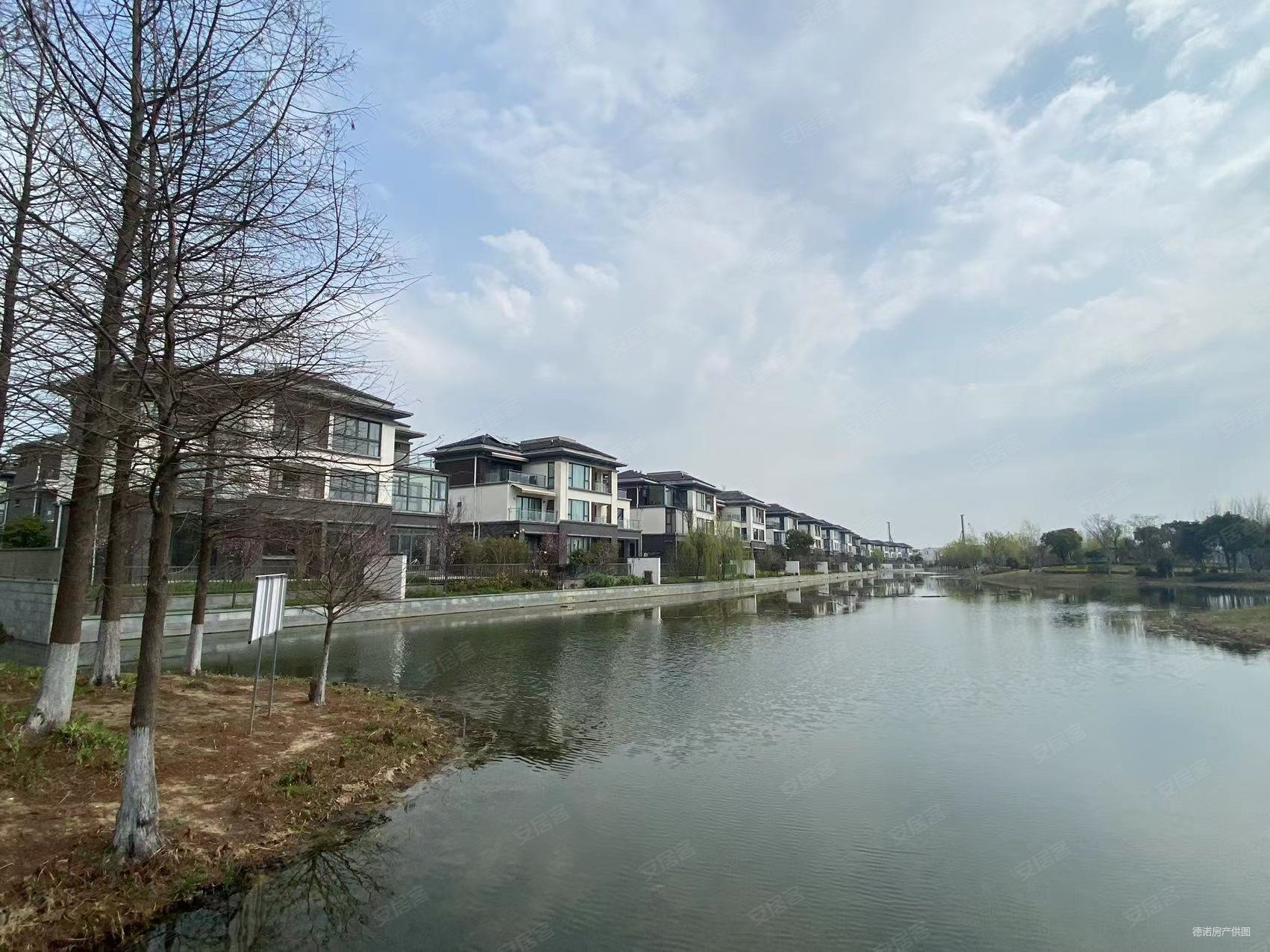 业主急售水月周庄三期精装联排别墅南北双花园送露台