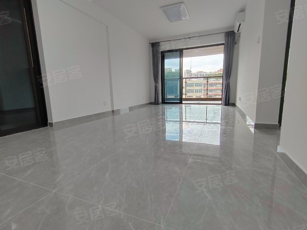 深圳宝安石岩艾美特人才公寓石岩汽车站附近 老街精装大三房 空房出租