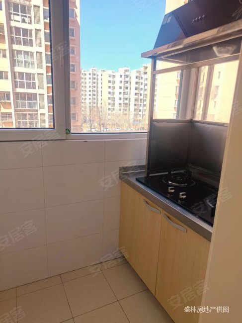 宸欣家园中间楼层刚需两居出行方便装修好商品住宅