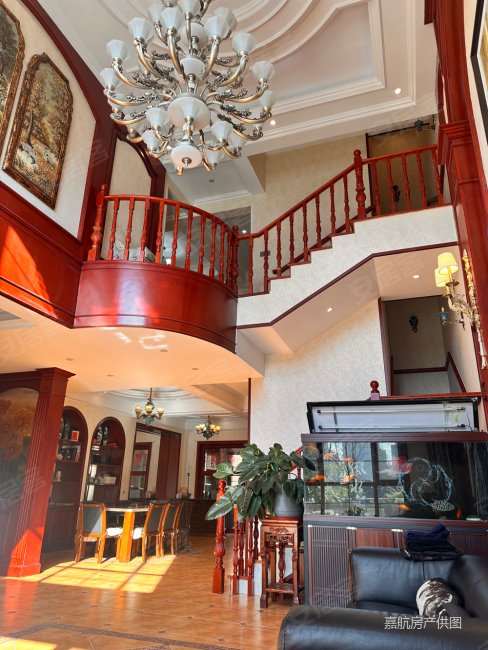 南入户 客厅挑空豪装联排别墅 带车库院子领包入住,中海大观天下蔷薇