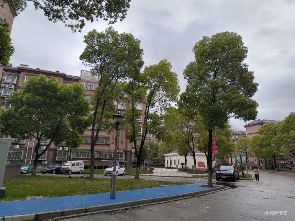 泰伯花园二区4室2厅3卫124.94㎡南北125万