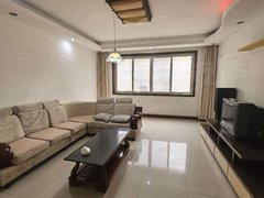 来宾兴宾兴宾城区河西公安局住宅区4房，家电家具齐全拎包入住，租1000月出租房源真实图片