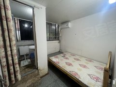 宜宾翠屏下江北临港一室一厅一卫450可以短租压一付一领包入住看房方便出租房源真实图片