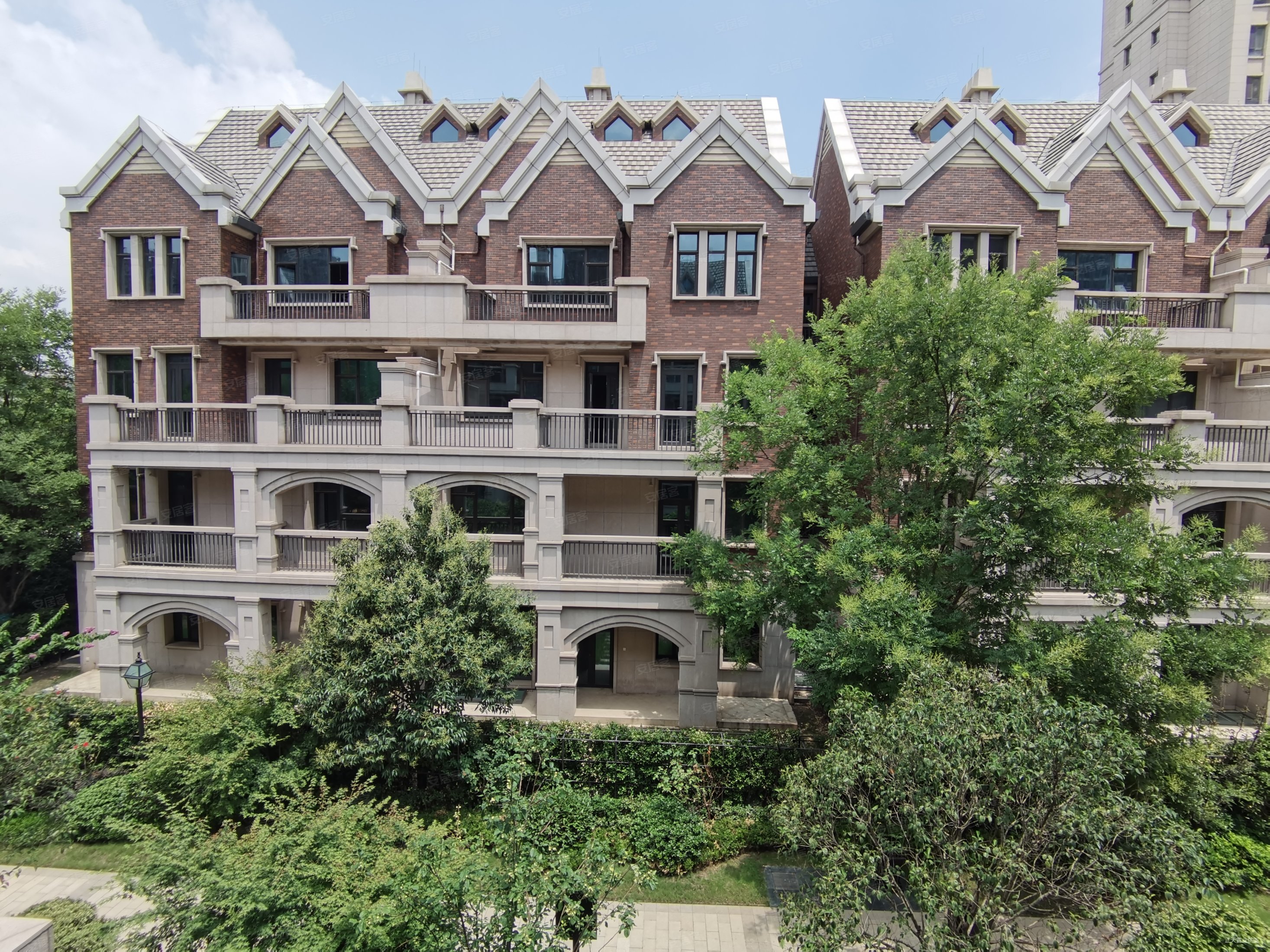 海马壹号公馆5室3厅4卫325.92㎡南1599万