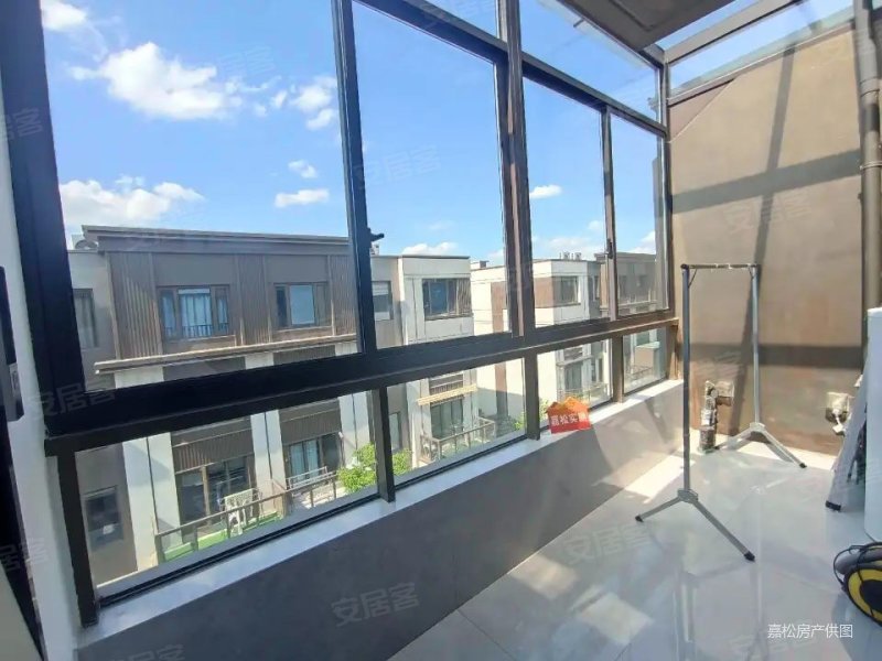 国贸佘山原墅(公寓住宅)二手房,438万,3室2厅,2卫,87.