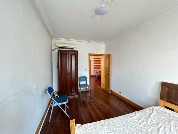 沈阳沈河惠工惠东新苑市府大剧院旁 地铁 惠东新苑两室双南卧 供暖好