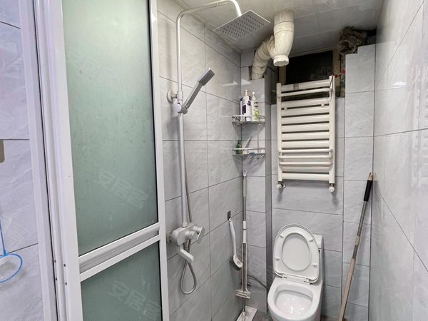 徐州鼓楼荆马河鼓楼花园园中苑一期实拍暖气鼓楼花园3楼可短租月付新健康医院新三院二中荆南小区出租房源真实图片