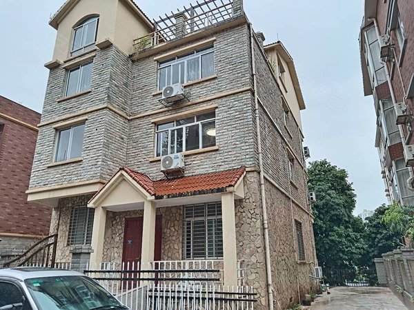 南宁青秀仙葫雅源阁可停6辆车,超大花园,独栋别墅!