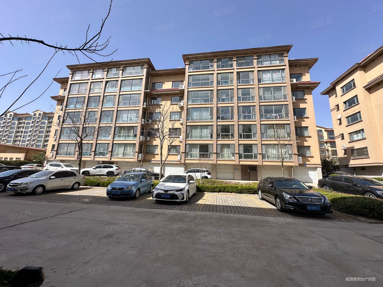 成山御苑7期电梯洋房2楼166平精装带车位地下室出售