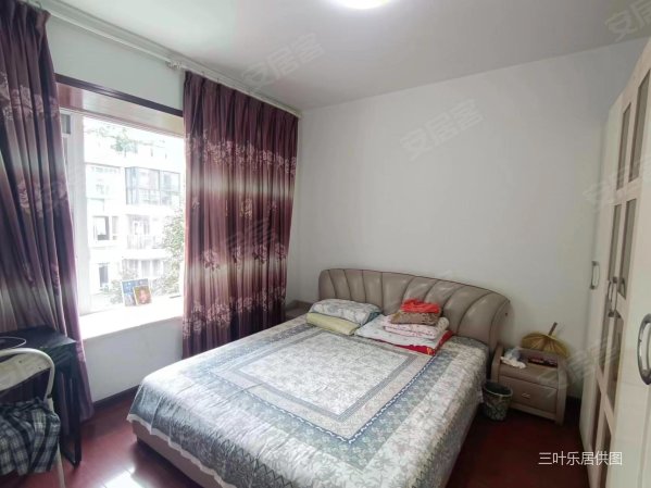 蔚蓝花城130平大套三中间楼层随时看房房东安心卖